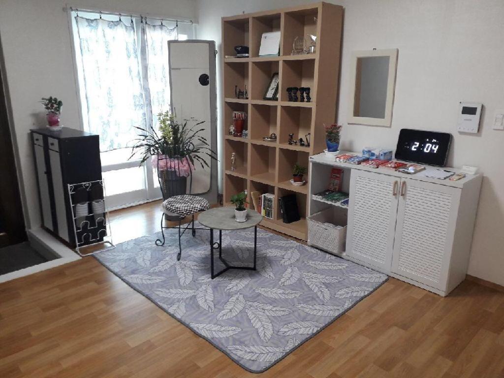 Gwangju Songjeong Station Guesthouse Gwangju Metropolitan City Buitenkant foto